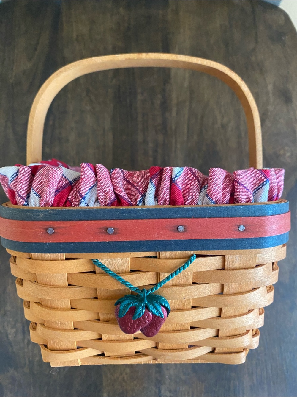 Longaberger 2001 All-American Strawberry Basket 🧺